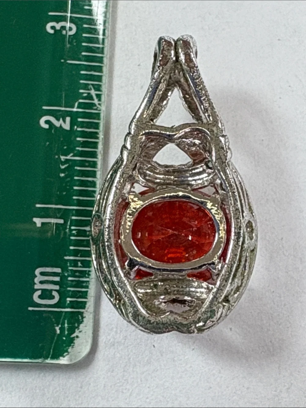 Vintage-Inspired Red Oval Crystal Pendant Necklace